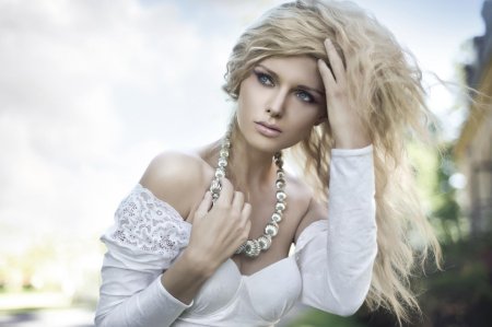 Красива девушка