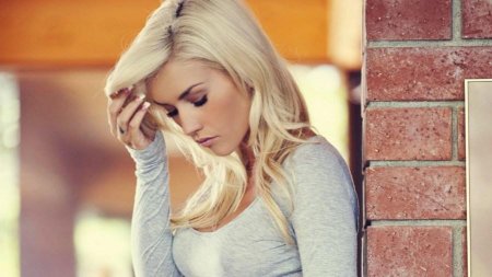 Девушка блондинка красивая