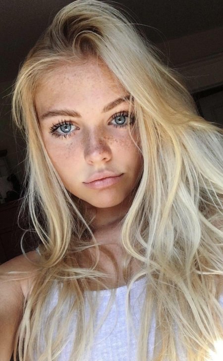 Annika (@annikaboron