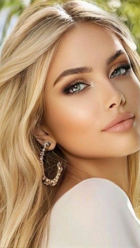 Блондинка лицо