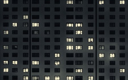 Огни в окнах домов