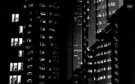 Темное здание