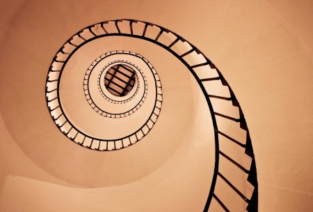 Спиральная лестница бертрана рассела