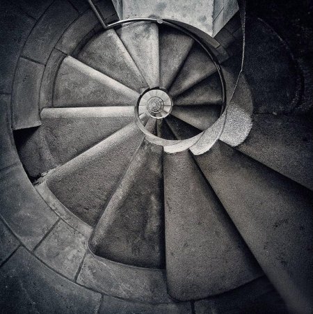 Винтовая лестница саграда