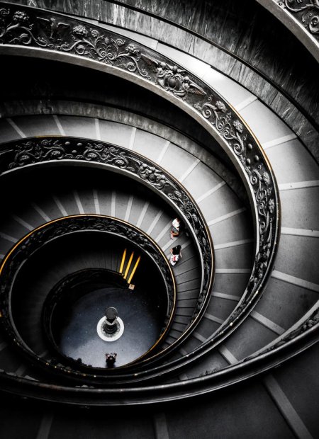 Спиральная лестница микеланджело в ватикане