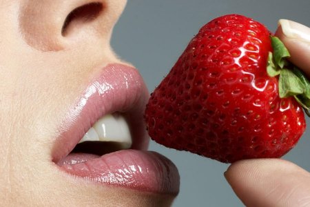 Сексуальная клубника