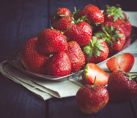 Клубника на столе