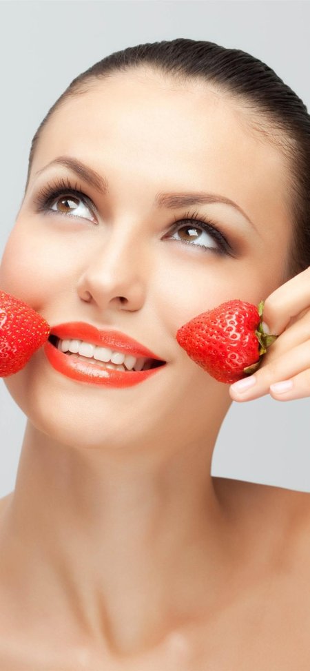 Клубничная маска для лица