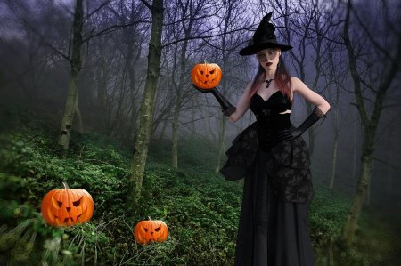 Ведьма с тыквами