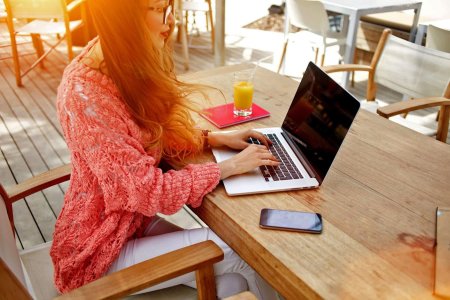 Девушка фрилансер