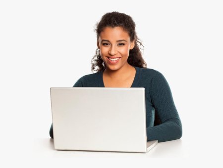 Человек за ноутбуком радуется