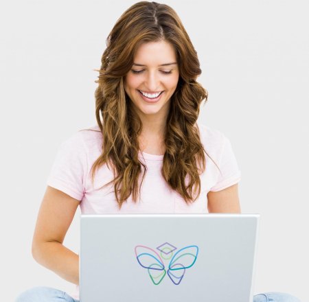 Девушка с ноутбуком