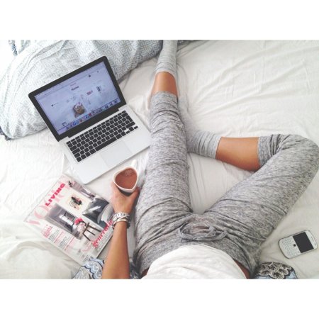 Девушка в пижаме