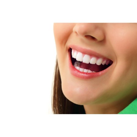 Девушка с красивыми зубами