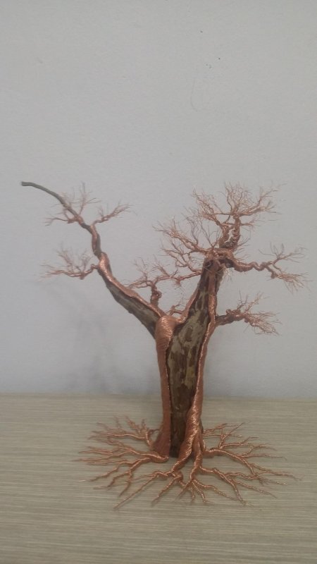 Декоративное дерево из проволоки