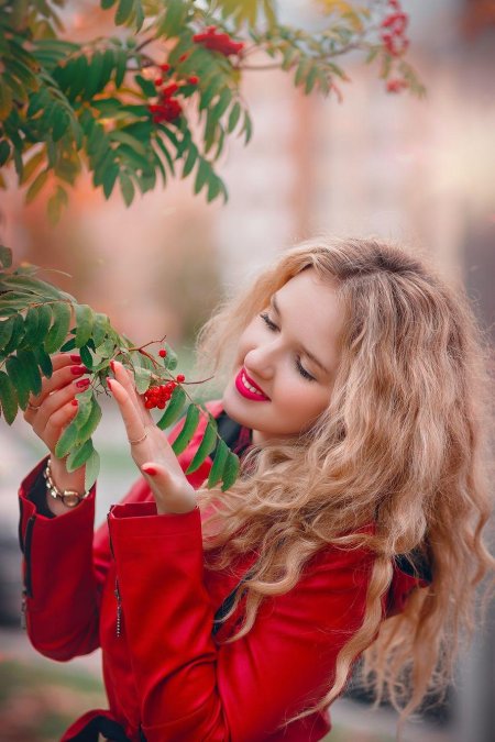 Девочка рябина