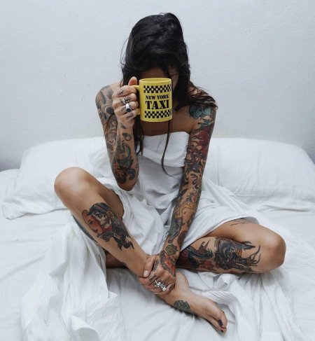 Красивые девушки с татуировками