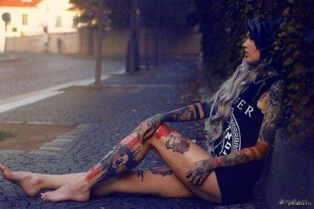 Девушка тату