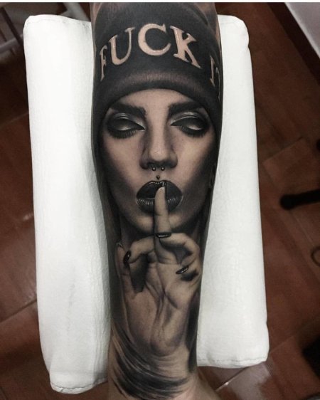 Монахиня тату чикано