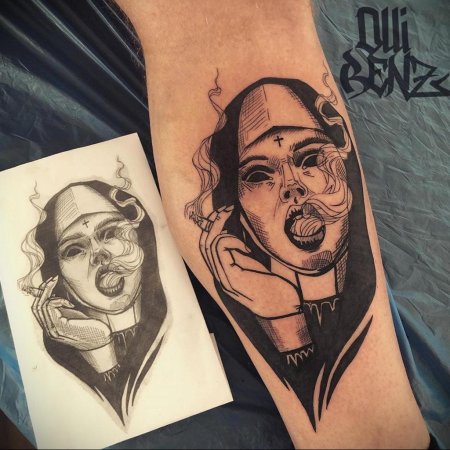 Тату монашка с сигаретой