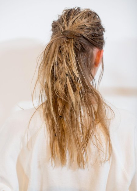 Растрепанная прическа