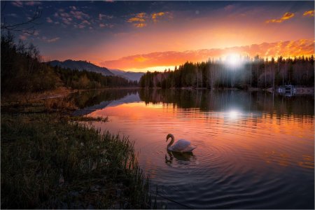 Озеро на закате