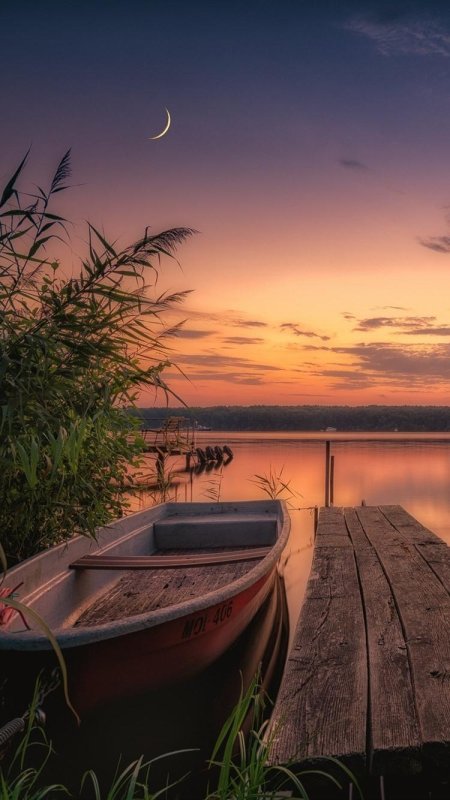 Лодка на закате