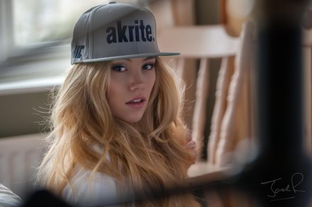 Скарлетт джейн