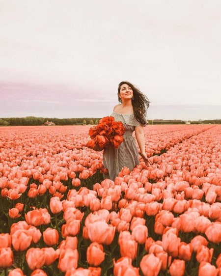 Фотосессия с тюльпанами