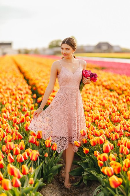 Фотосессия с тюльпанами