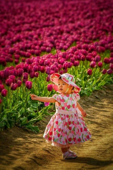 Дети с цветами