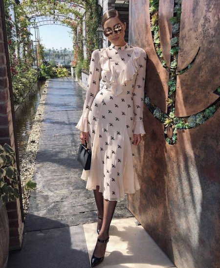 Модное платье