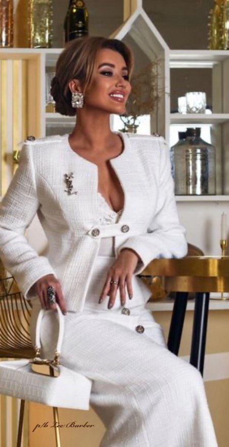 Элегантный костюм женский