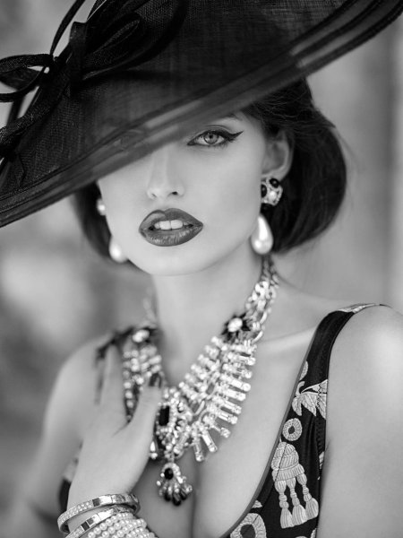 Элегантная девушка