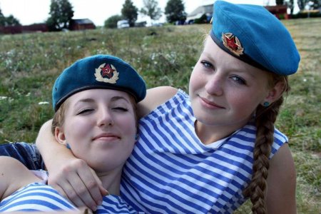 Девушки в форме вдв