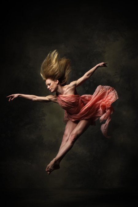Балерина в танце