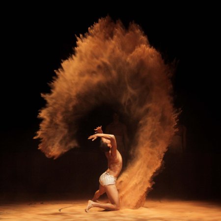 Танец на песке