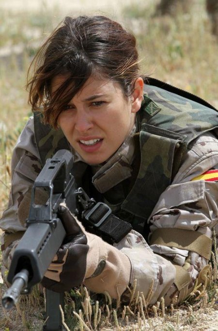 Военная девушка