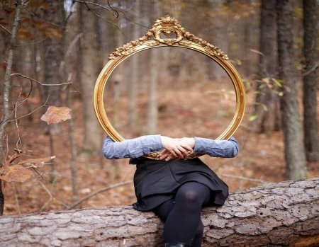 Зеркало в лесу