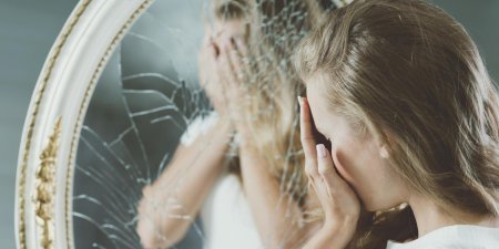 Отражения девушек