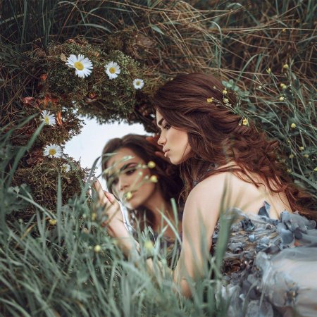 Фотосессия с зеркалом на природе