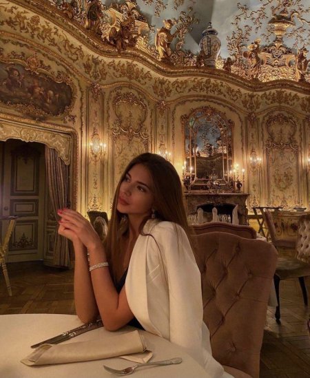 Роскошная девушка