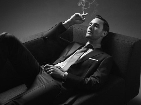 Надменный мужчина