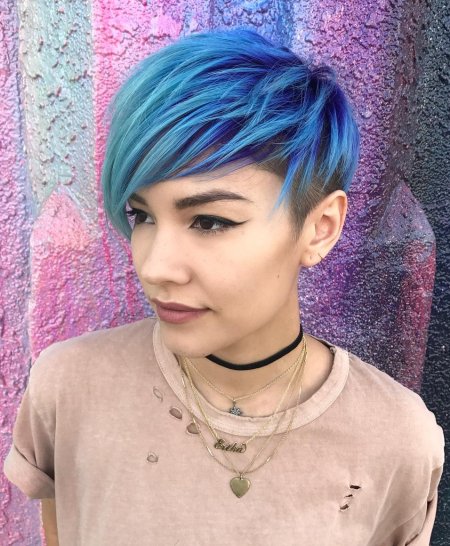 Прическа короткая