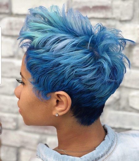 Короткие синие волосы