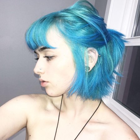 Синие волосы у девушек