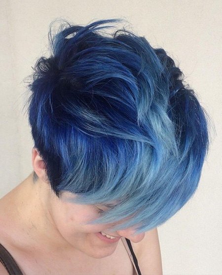 Короткие синие волосы