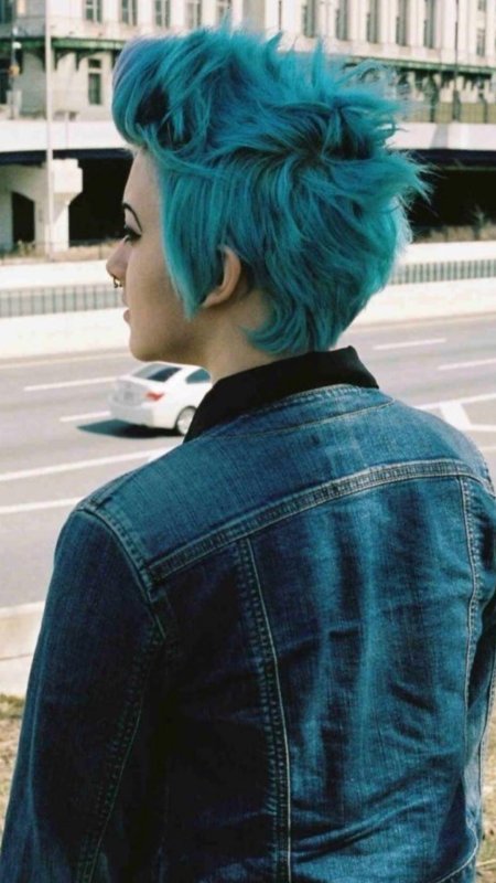 Пикси томбой с голубыми волосами