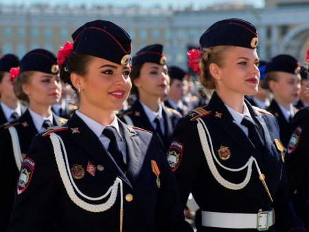 Женская парадная военная форма