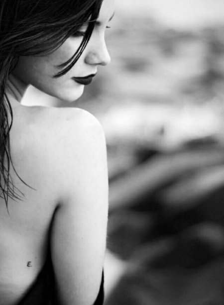 Девушка грусть